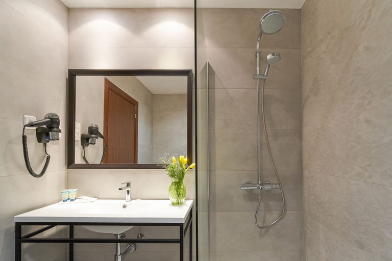 Bathroom 4, Hotel Plaza Las Matas, Madrid