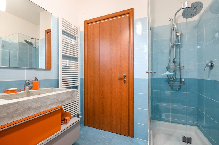 Bathroom 3, Pegaso, Brescia