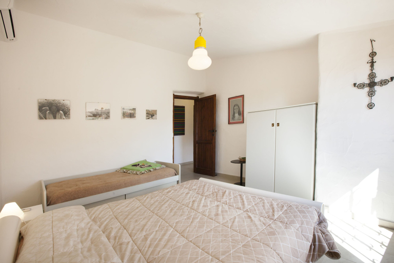 Bedroom 2, Villa Lina, Cagliari