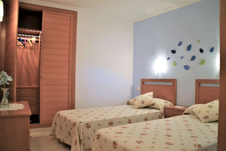 Bedroom 2, Coblanca 3 - 12.4 by Sonneil Rentals, Alicante
