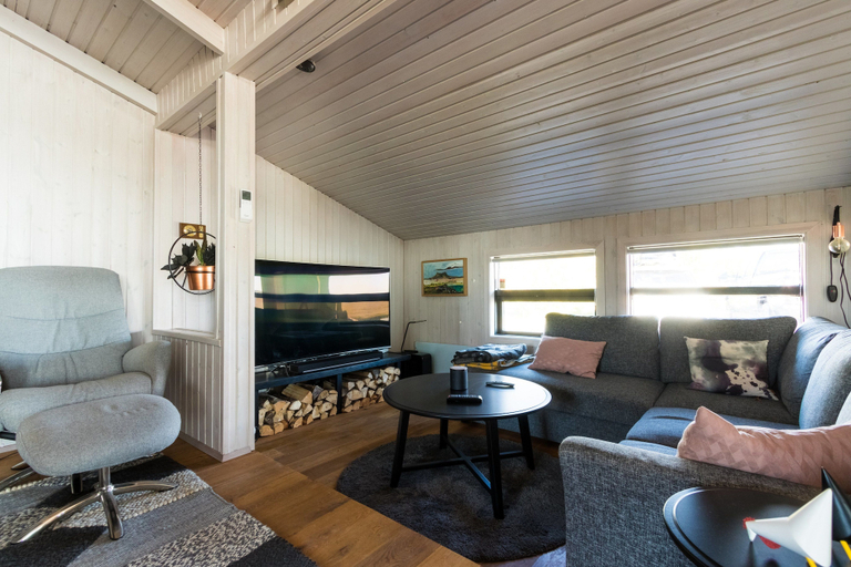 Others 4, Paradise Cabin, Hraungerðishreppur