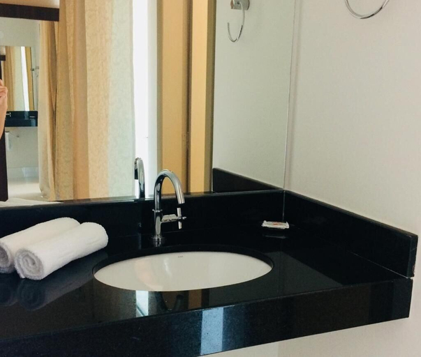 Bathroom 5, Mirage Hotel, Porto Seguro