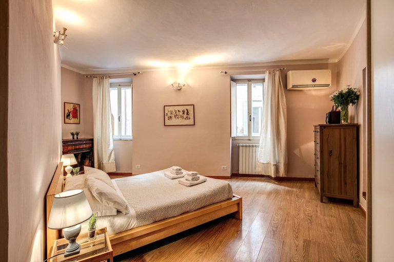 Bedroom 2, Cappellari 2 Campo de Fiori, Roma