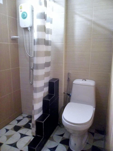 Bathroom 4, Ui Bai Valley, Muang Nan