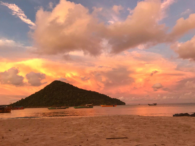 Others 4, Yellow Moon M23 Hostel, Sihanoukville