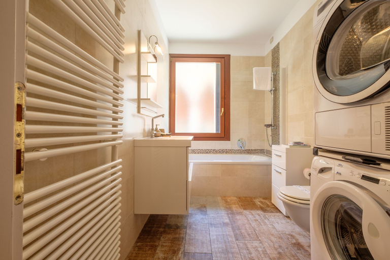 Bathroom 4, Casa Verona, Venezia