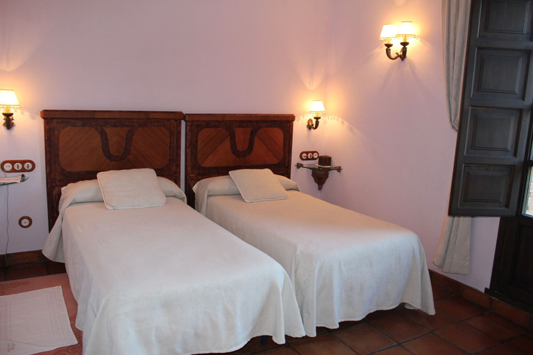 Bedroom 2, Hotel Playa de las Llanas, Asturias