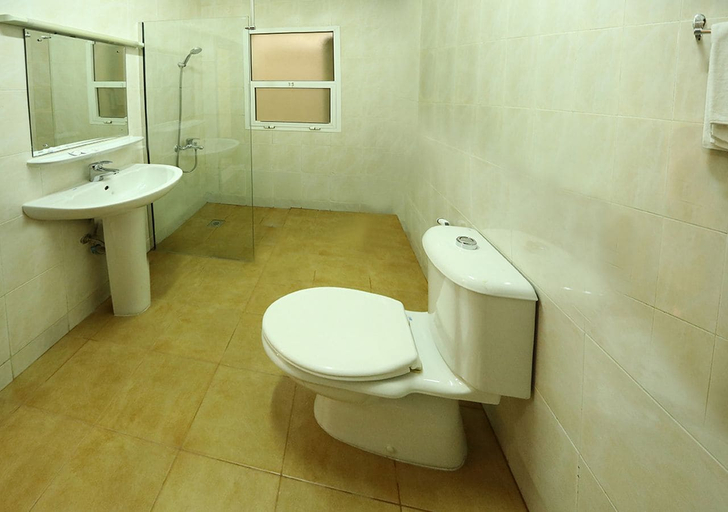 Bathroom 4, Itlalat Al Shorouq Hotel, Muttrah
