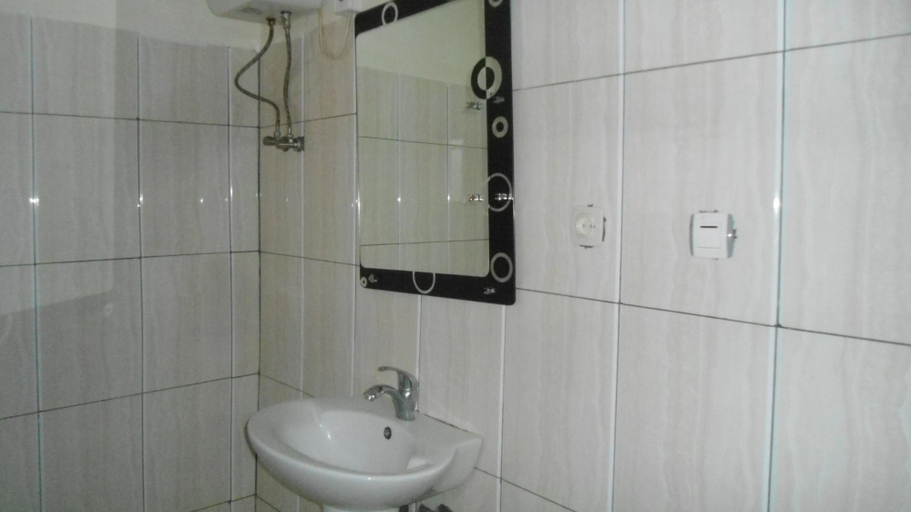 Bathroom 3, Airport luxury motel, Gasabo