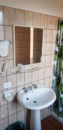 Bathroom 5, Albergo Meuble' Olivi, Brescia