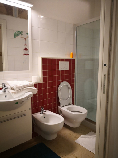 Bathroom 5, B&B Piazza Garibaldi, Bari