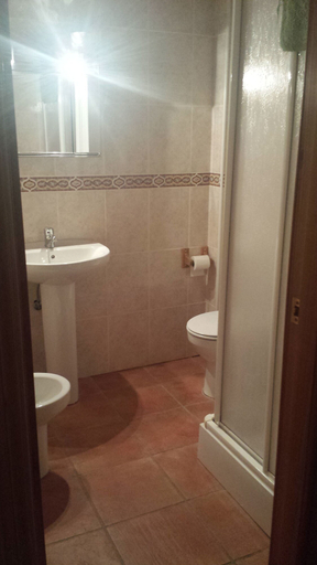Bathroom, Hostal Breñaverde, Málaga