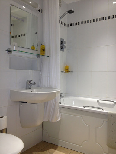 Bathroom 4, Blackwell Grange Hotel, Darlington