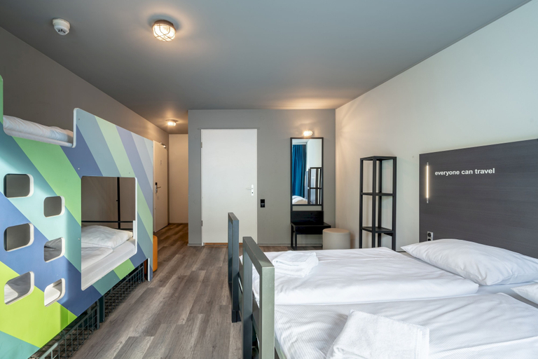 Bedroom 2, a&o Berlin Friedrichshain, Berlin
