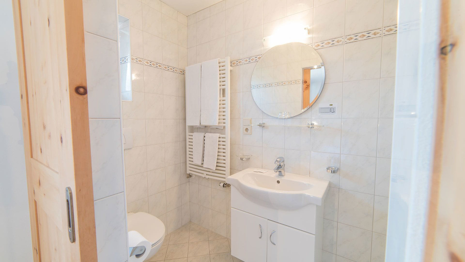 Bathroom 4, Pension Sprenger, Bolzano
