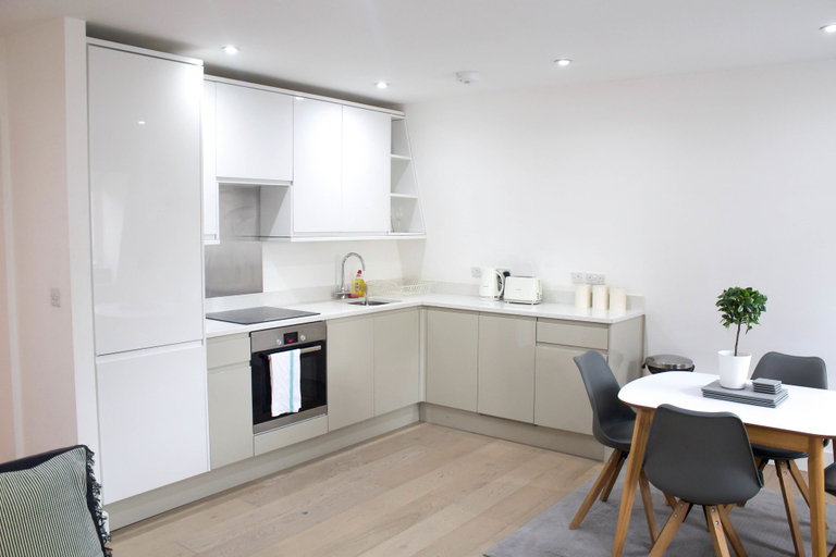 Others 5, Cosy Two Bed in Islington, London
