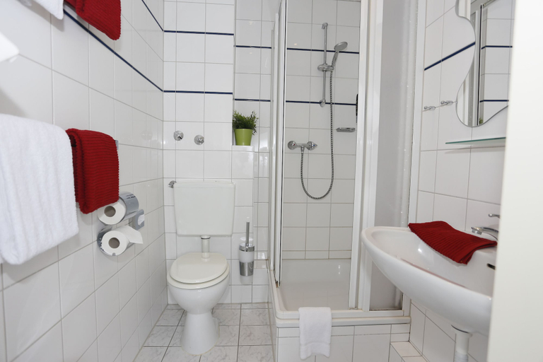 Bathroom 5, Hotel Condor, Hamburg