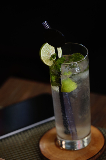 Food & Drinks 15