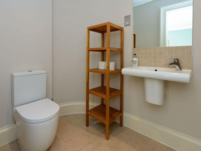Bathroom 4, Roe Cottage, East Lothian