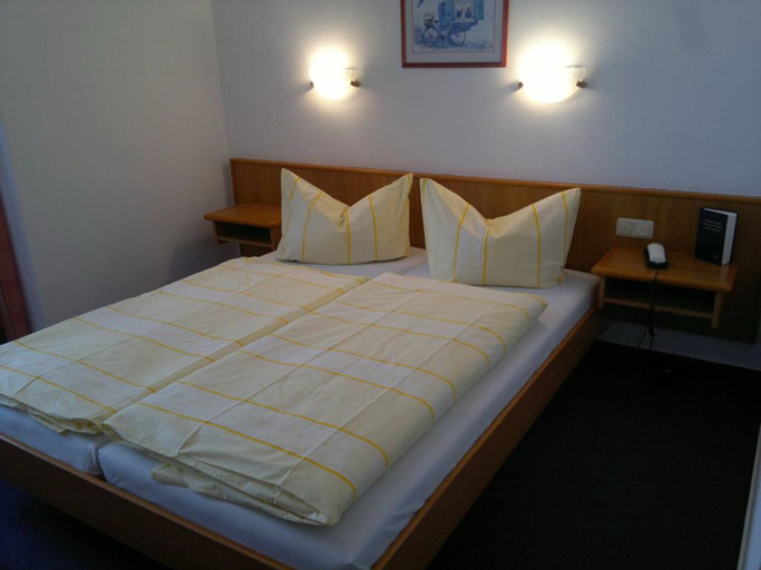 Bedroom 2, Hotel Zum Schneekopf, Ilm-Kreis