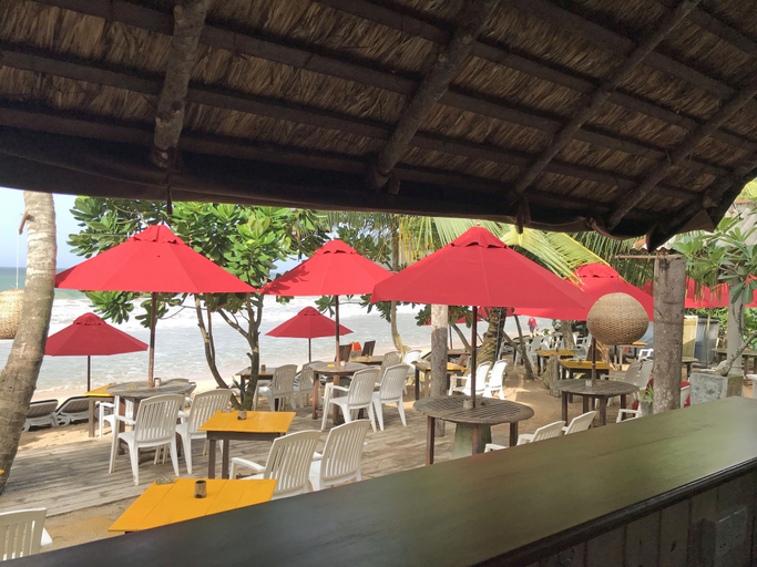 Food & Drinks 5, Central Beach Inn, Weligama