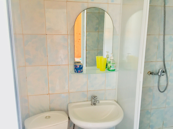 Bathroom 5, Rodnichok Guesthouse, Anapskiy rayon
