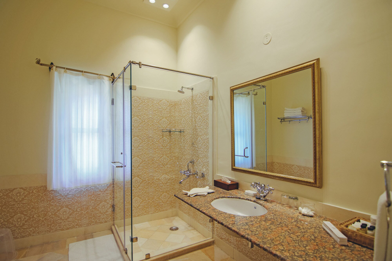 Bathroom 5, Alsisar Haveli - A Heritage Hotel, Jaipur