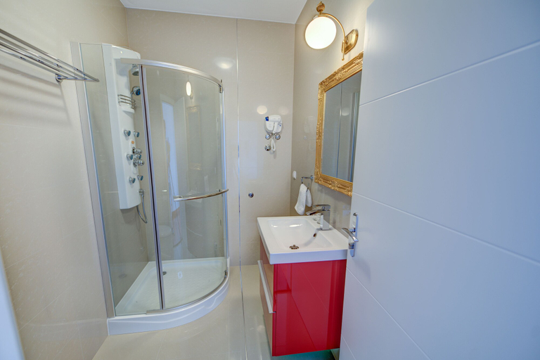 Bathroom 3, Villa Kos, Murter