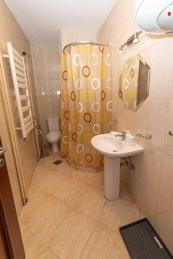 Bathroom, Royal City Apartments, Belgrade