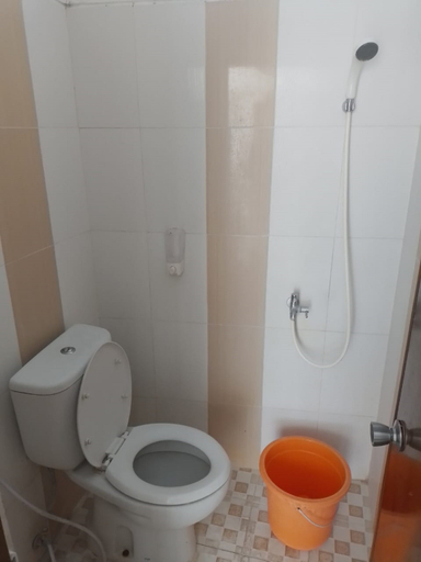 Bathroom 5, Red Palm Losmen, Yogyakarta