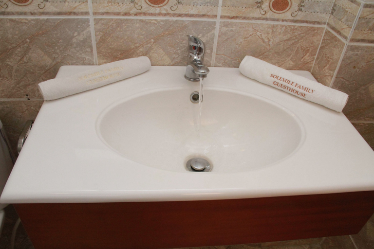 Bathroom 3, SolMile Family Guest House, Addis Abeba