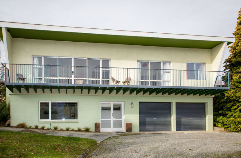 Exterior & Views 2, Retro with a view, Queenstown-Lakes