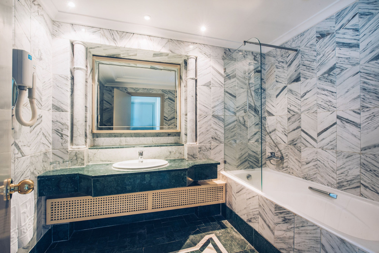 Bathroom 5, Iberostar Waves Averroes, Bouficha