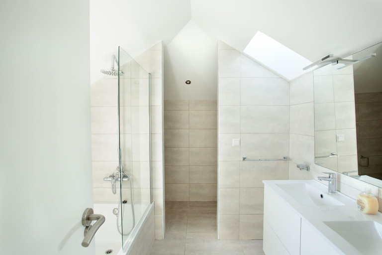 Bathroom, Ancon Siera penthouse, Málaga