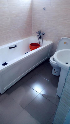 Bathroom, Mayoral Hotel & Suite, Alimosho