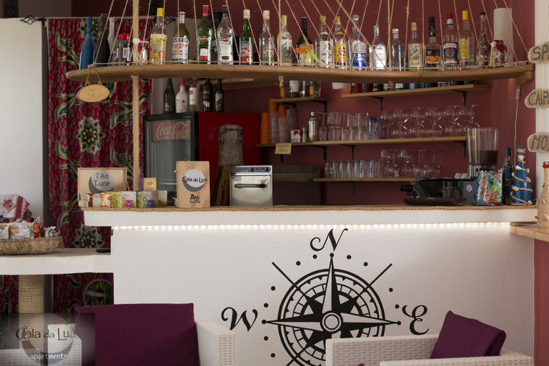 Food & Drinks 4, Cala Da Lua