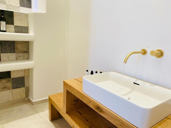 Bathroom 5, Gerani Deluxe Houses with Sea View, South Aegean