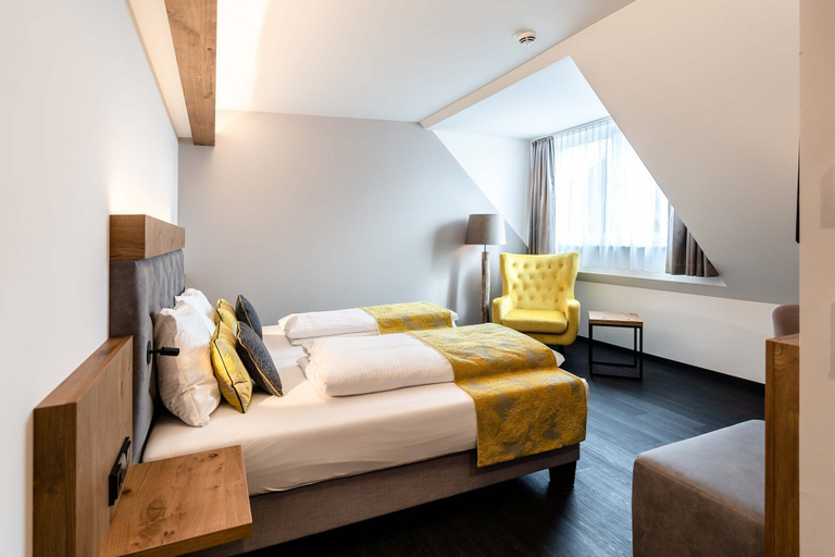 Bedroom 5, Pöltnerhof, Weilheim-Schongau