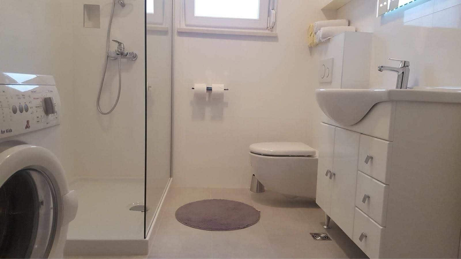 Bathroom, Apartments Milic, Kaštela