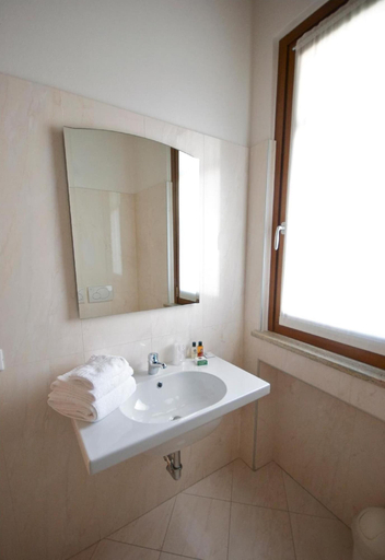 Bathroom 5, Suite Maria, Udine