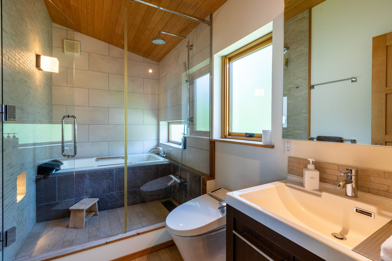 Bathroom 3, Tsukinoki, Kutchan