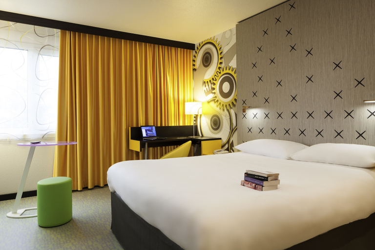 Bedroom 3, ibis Styles Besançon, Doubs