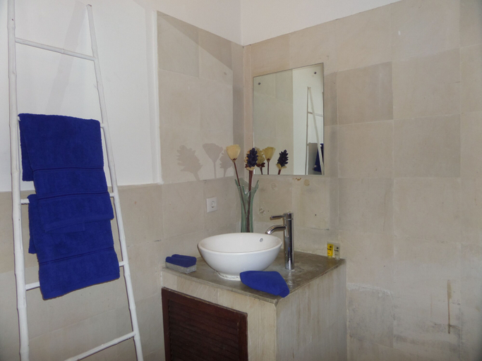 Bathroom 5, The Island Hotel Bali - Hostel, Badung