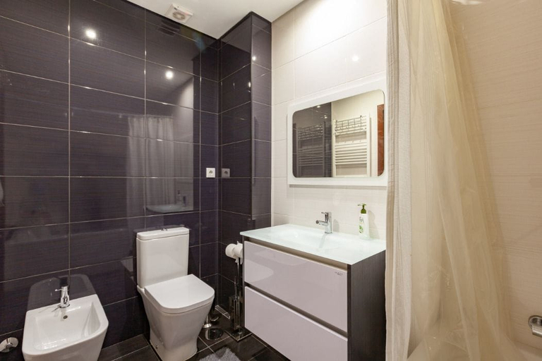 Bathroom 3, Private Modern Home, Fully Equipped, Near Historic Braga Centre, Braga