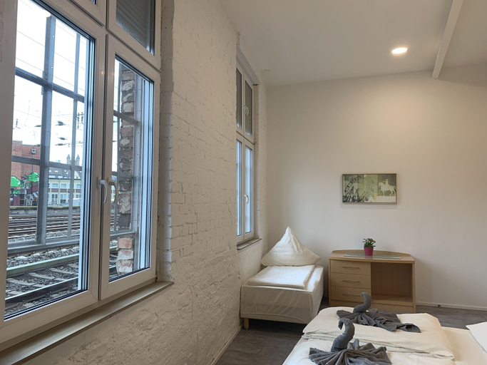 Bedroom 2, Lovely Rooms Next to the Trainstation WG, Düsseldorf