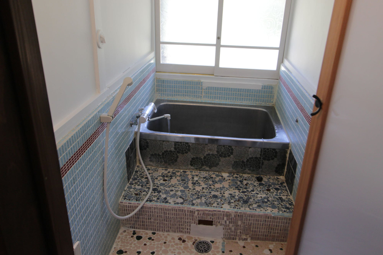 Bathroom 2, Tarao no Ie, Kōka