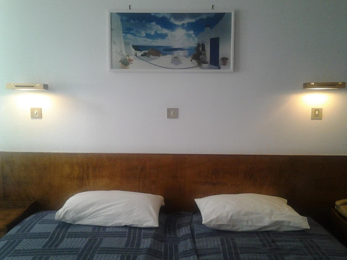 Bedroom 3, Oasis Hotel, South Aegean