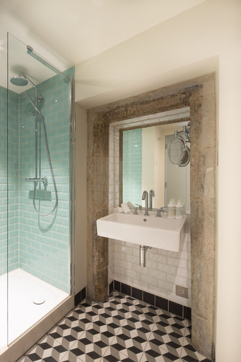 Bathroom 4, Abbey Strand Apartments, at Holyrood, Edinburgh