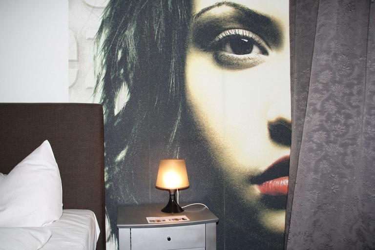 Bedroom 2, Landhotel Schloss Sörgenloch, Mainz-Bingen