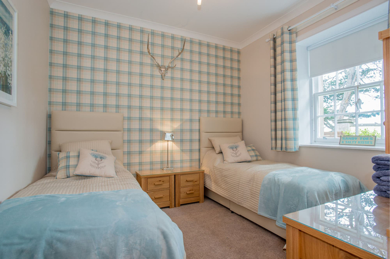 Bedroom 2, Seaview, Highland